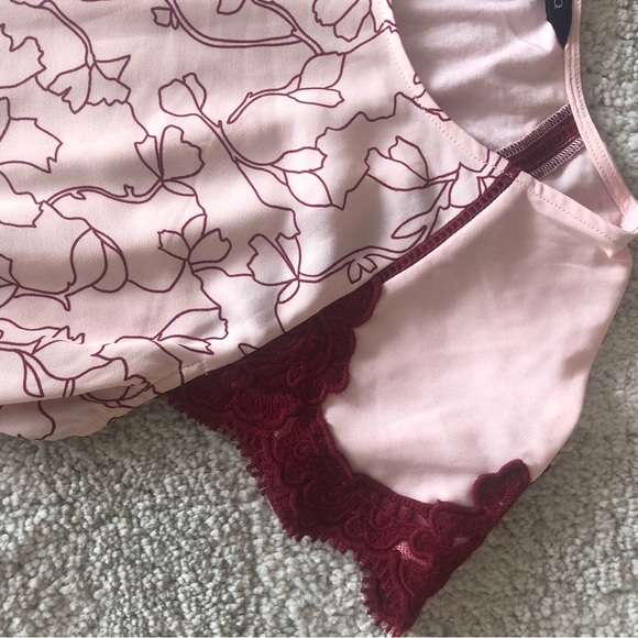 Cute pink top - Picture 2 of 5